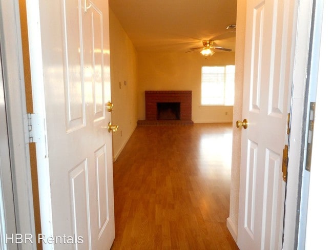 Building Photo - 2120 Martin Rd