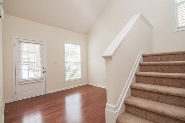 Foto del edificio - 267 Grenier Terrace NE