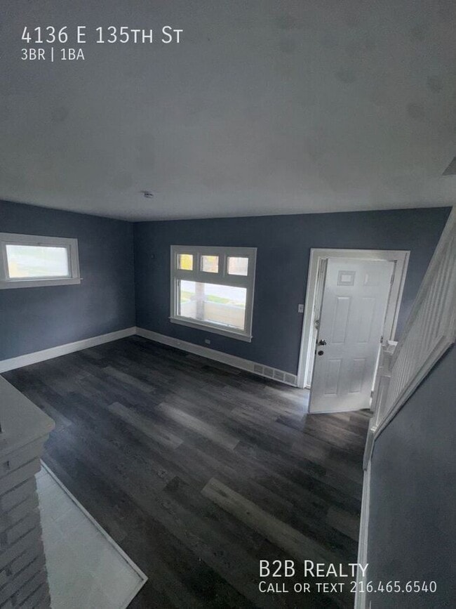 Building Photo - 4136 E 135th St