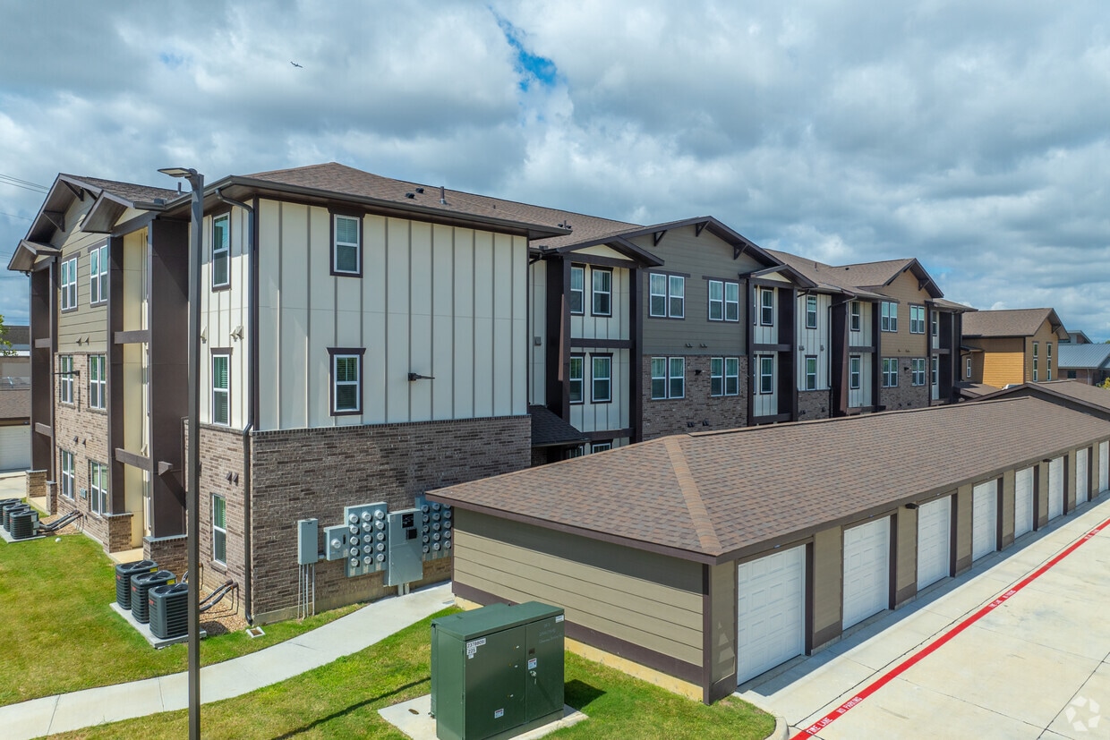 Alternate - Lapiz Flats Apartments