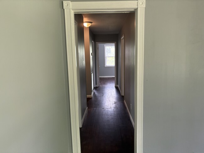 Foto del edificio - 2405 Ridgeland Dr
