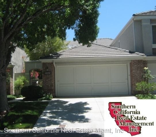 Foto principal - 2 br, 2.5 bath House - 24404 Hampton Dr #B