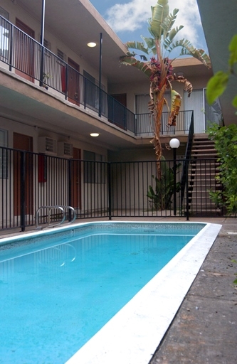 Pool - Cherokee Apartments