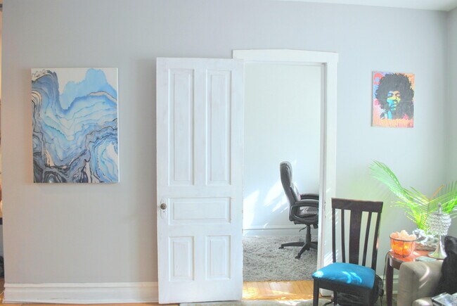 Door from the living room to the den - 1506 W Thomas St
