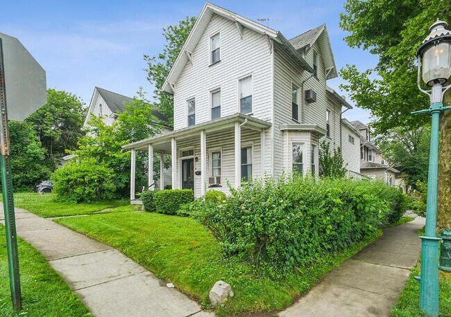 Foto del edificio - 102 2nd St