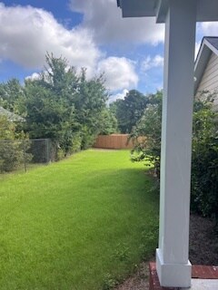 Foto del edificio - 712 Meadowlark Dr