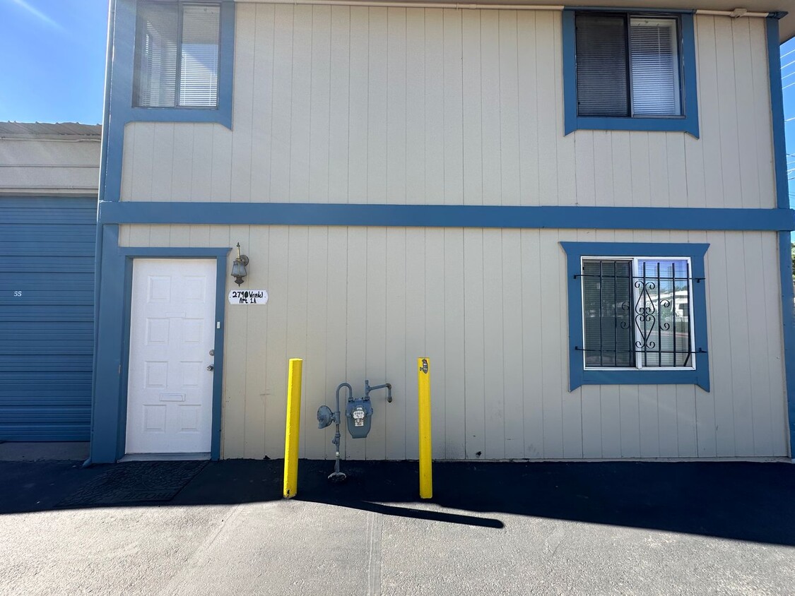 Primary Photo - Charming Top Floor 1 Bed/1 Bath Condo
