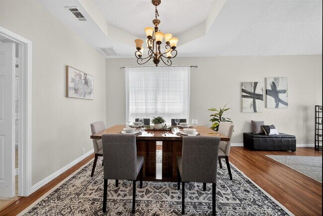 Foto del edificio - Beautiful Plano Home with Spacious Layout & Covered Patio