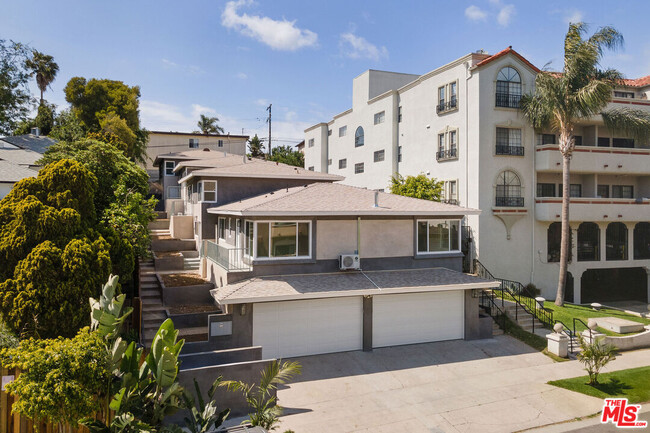 Building Photo - 7131 1/2 Ramsgate Ave