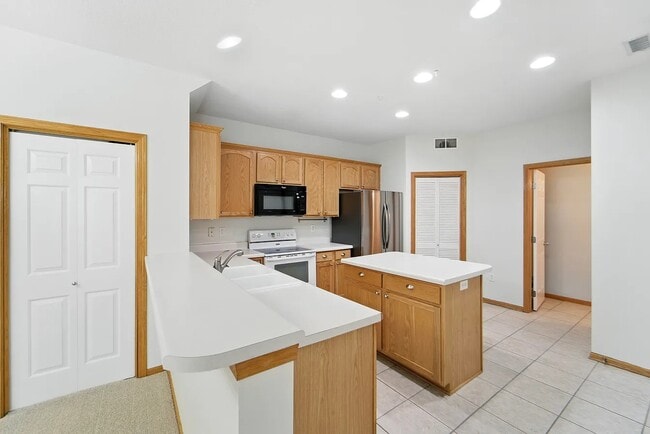 Foto del edificio - 277 S 79th St