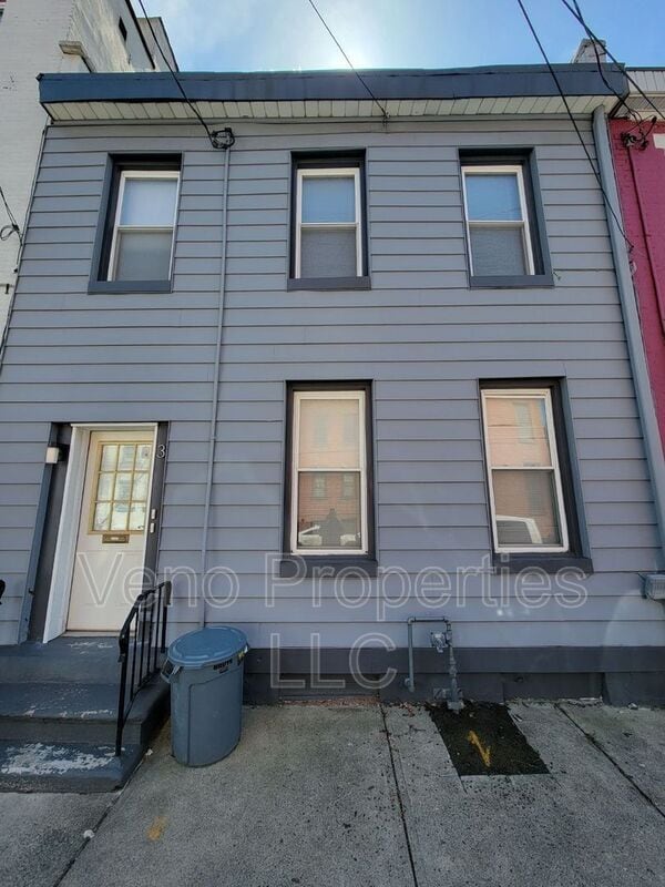Building Photo - 3 Ashland Pl
