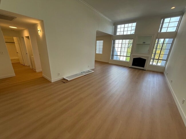 Foto del edificio - 15507 Moorpark St