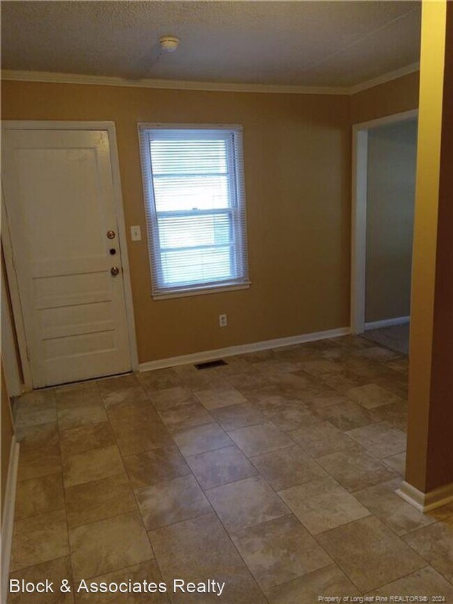 Building Photo - 1 br, 1 bath House - 200 Post Avenue #1