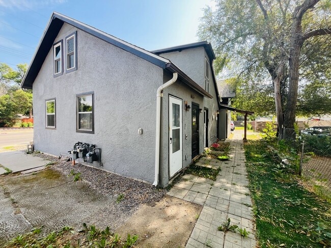 Building Photo - 3838 State Ave