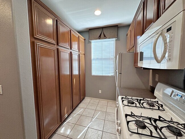 Foto del edificio - 5241 Pendergrass St