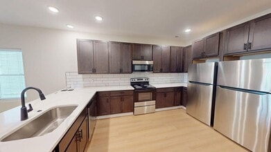 Building Photo - 103 E Patterson Ave