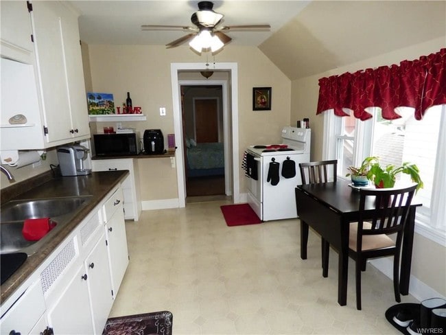 Upper Kitchen and dining area - 119 Lincoln Ave