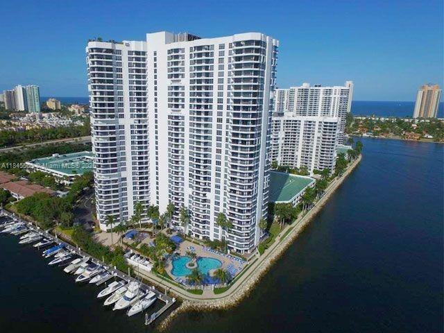 Foto del edificio - 3530 Mystic Pointe Dr