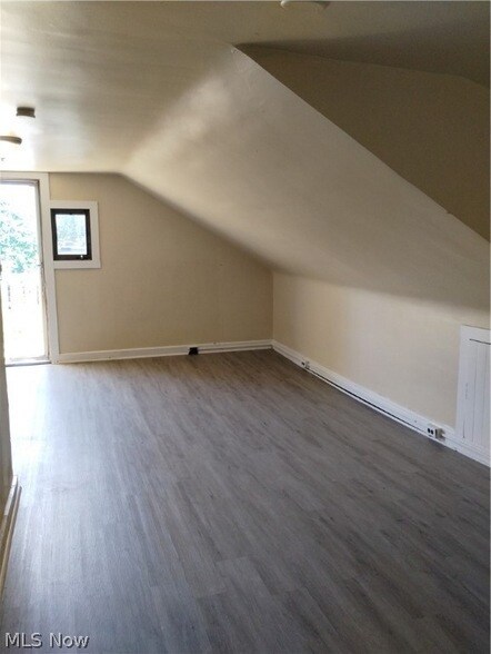 Foto del edificio - 280 Fairgreen Avenue Unit 4