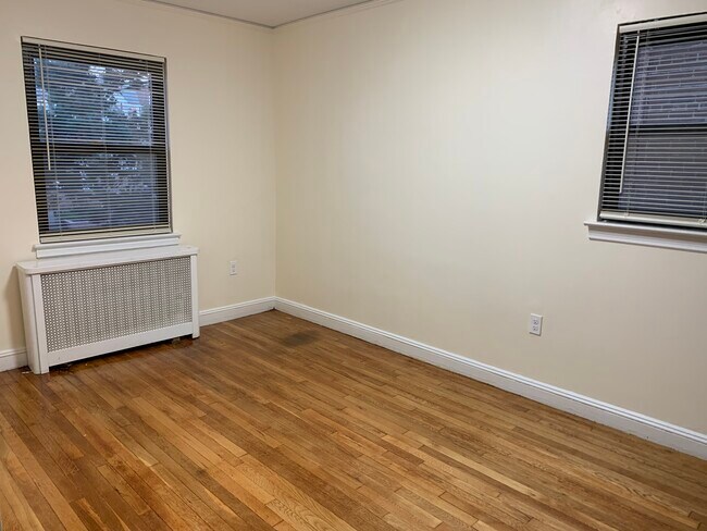 Foto del edificio - 8232 165th St