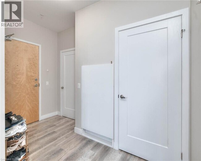 Photo du bâtiment - 100 Garment St