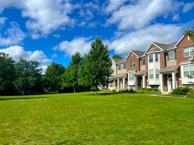 Building Photo - 2553 Dunraven Ave