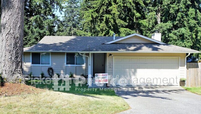 Building Photo - 3680 Celeste Ct SE