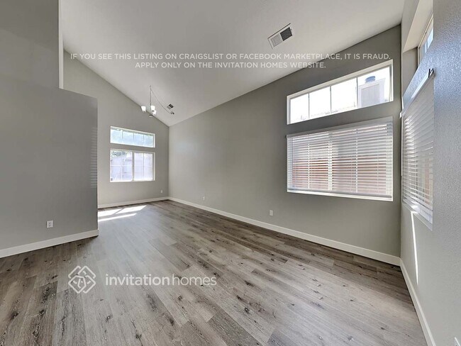 Building Photo - 8374 Hillsbrook Dr