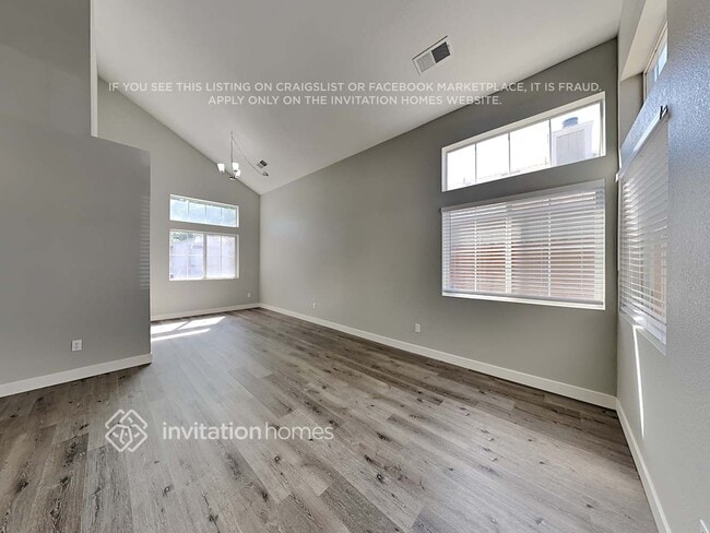 Foto del edificio - 8374 Hillsbrook Dr