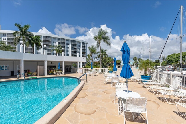 Foto del edificio - 2731 NE 14th Street Causeway