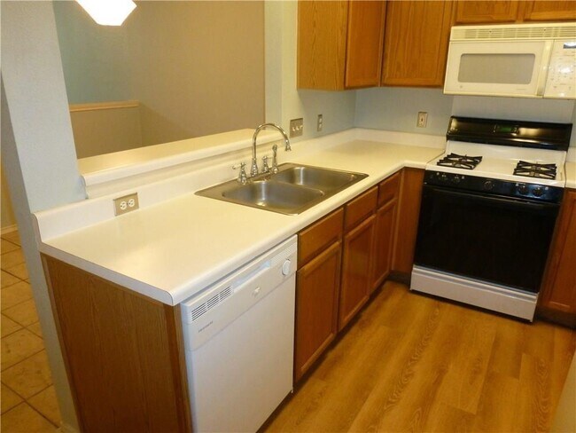 Building Photo - 11901 Swearingen Dr
