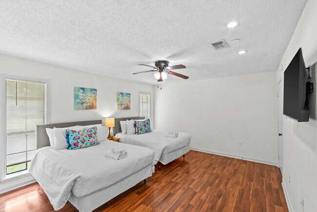 Foto del edificio - 12336 Perkins Rd