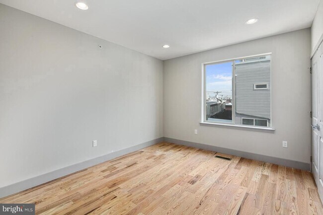 Foto del edificio - 1847 E Huntingdon St