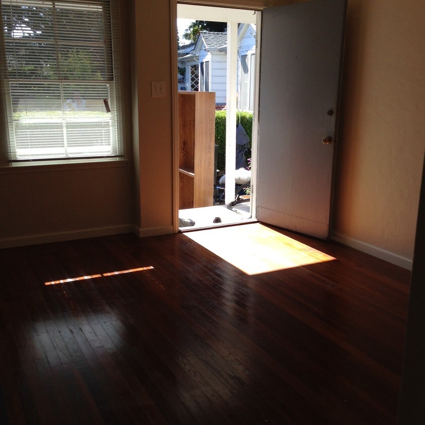 Primary Photo - 611 Soquel Ave