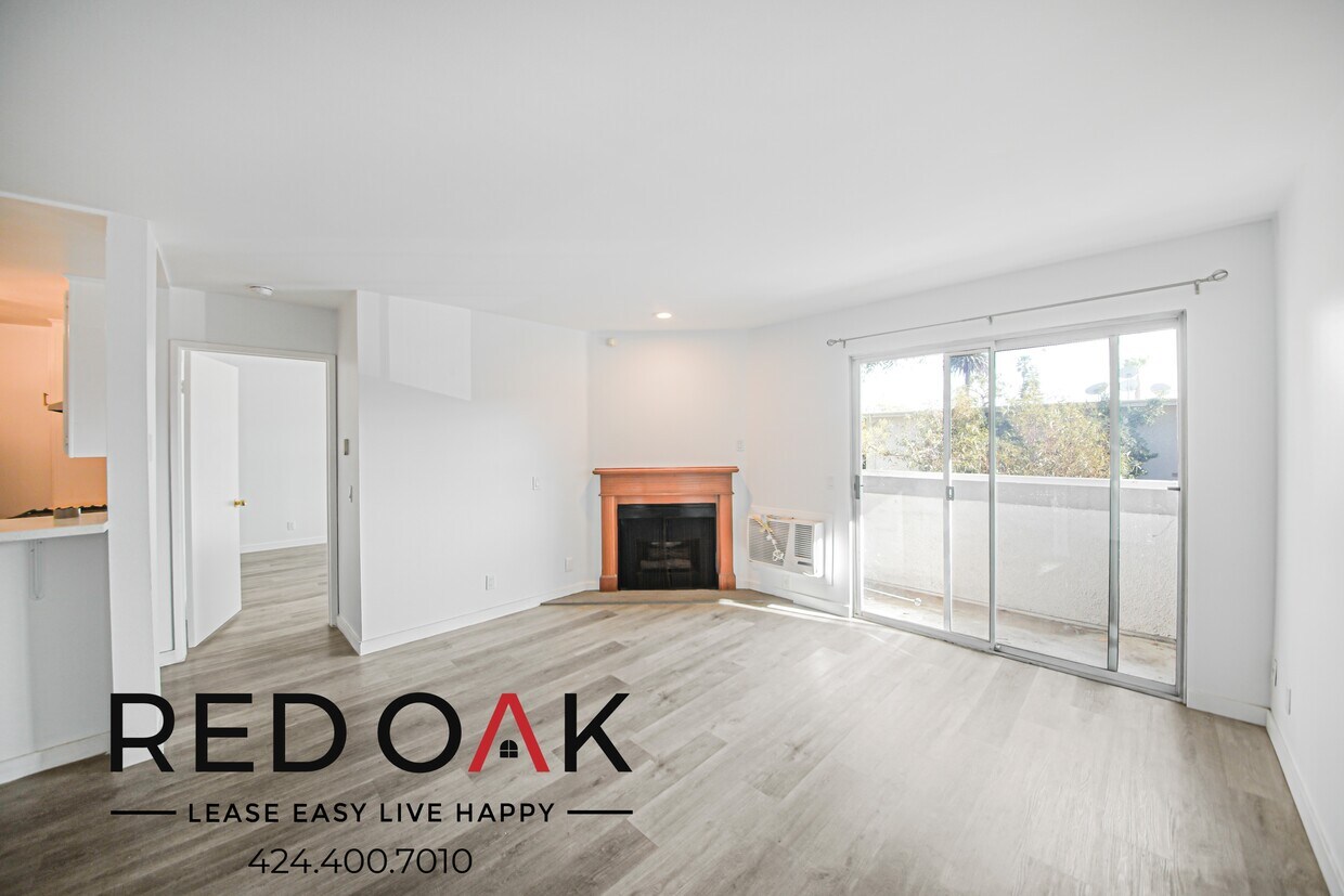 Primary Photo - Lovely Two Bedroom with Spacious Rooms, St...