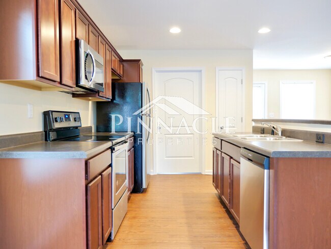 Cocina - 124 Tomahawk Industrial Park