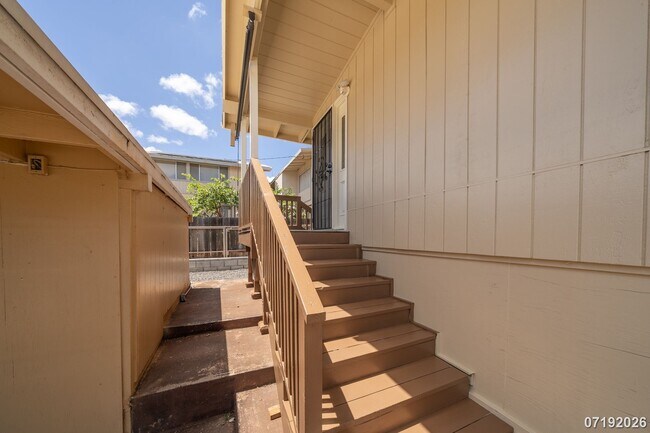 Foto del edificio - $4,000 / 3br - 3 Bed 1 Bath Duplex in Makakilo