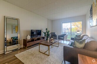 Interior Photo - Silvercreek Parkway