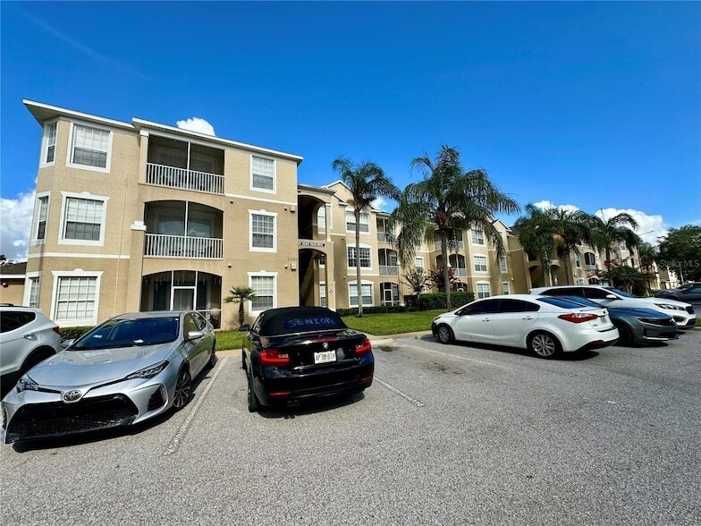 Primary Photo - 2300 Silver Palm Dr