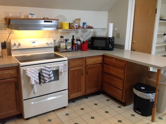 Kitchen - 188 Lawrence St