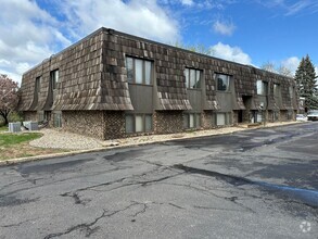 Building Photo - 2316 S Cliff Ave
