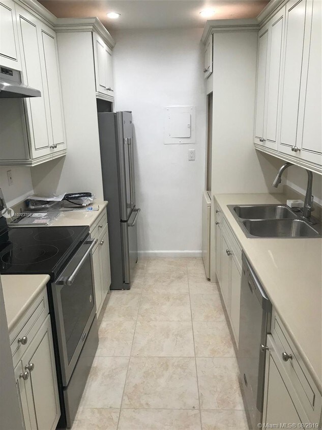 Primary Photo - 9354 SW 77th Ave