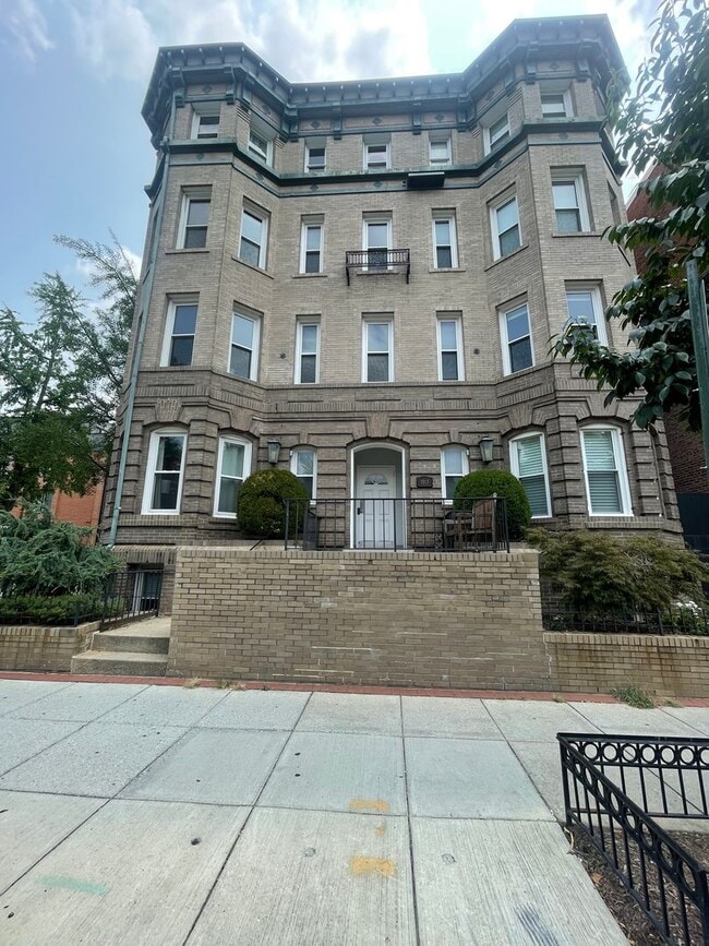 Building Photo - 1815 18th St NW