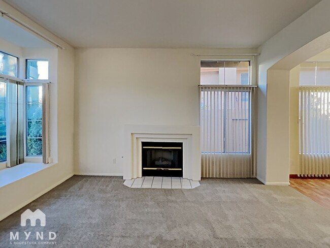 Foto del edificio - 2229 Rolling Ridge Rd