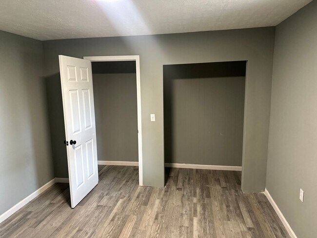 Foto del edificio - 3 bedroom 2 bathroom