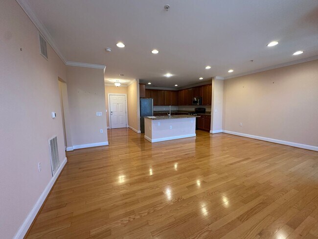 Foto del edificio - Glenwood Station Condo