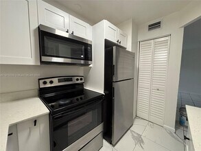 Building Photo - 3203 NW 5th Terrace