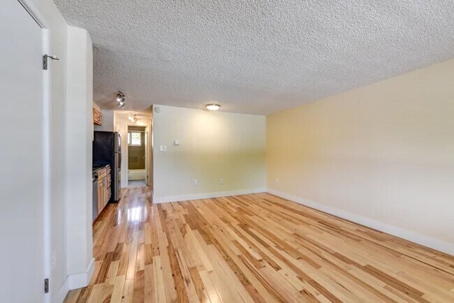 Building Photo - 263 N Grant St