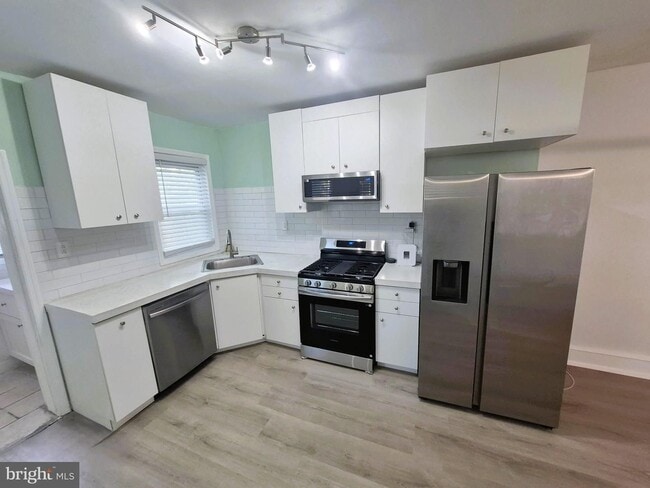 Freshly updated 3-bedroom, 1-bath home in Germantown - Freshly updated 3-bedroom, 1-bath home in Germantown