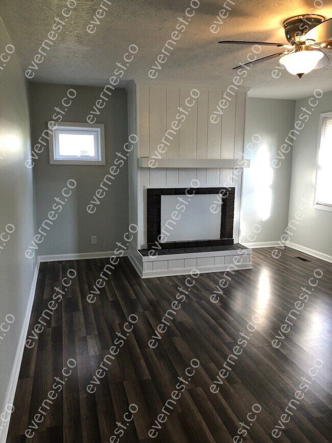 Building Photo - 3862 Cricket Ln